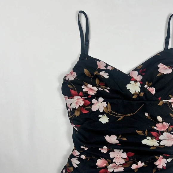 Vintage 90’s Floral Cropped Tank Top - Picture 2 of 10